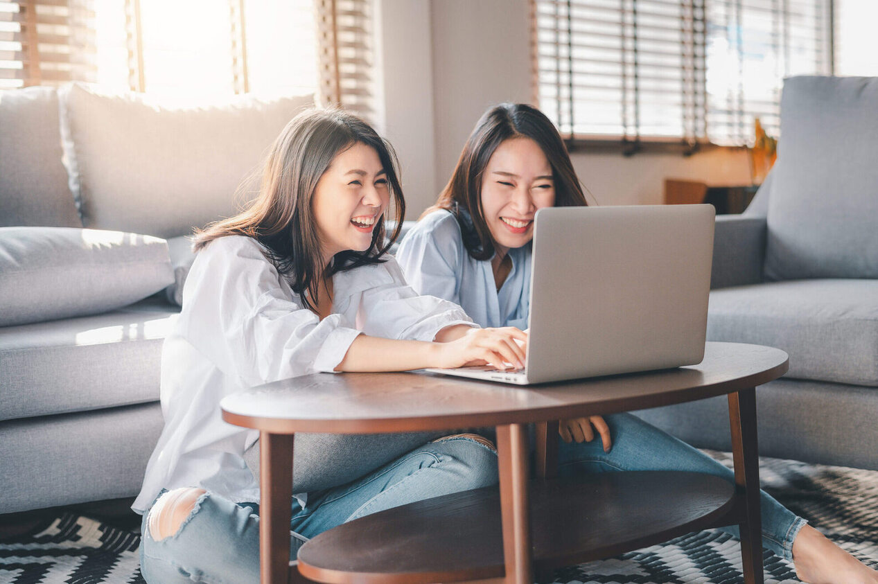 two-happy-asian-women-best-friend